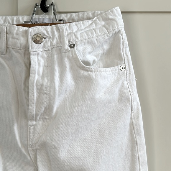 Zara Straight Leg, Cropped Jeans - Picture 2 of 3